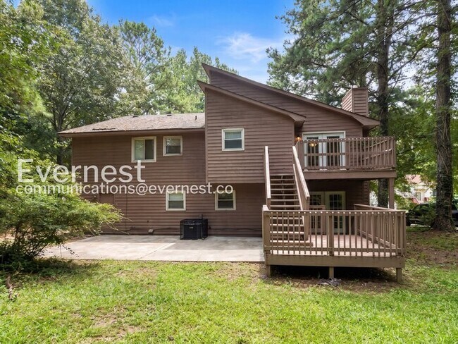 Building Photo - 5 Bed, 3 Bath Home with Garage / Pet-Friendly / Vouchers Accepted / Available Now!