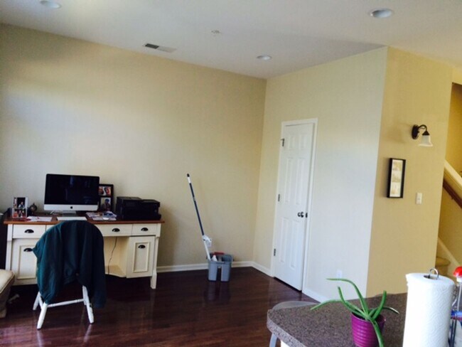 Building Photo - Lease-Takeover with Option for 12-month renewal!