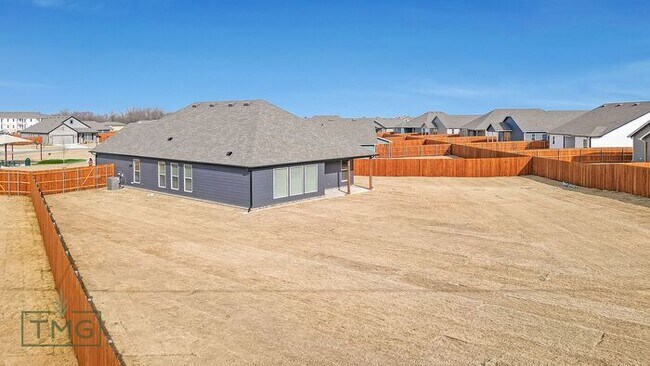 Building Photo - Your New Home in Owasso with Modern Elegance