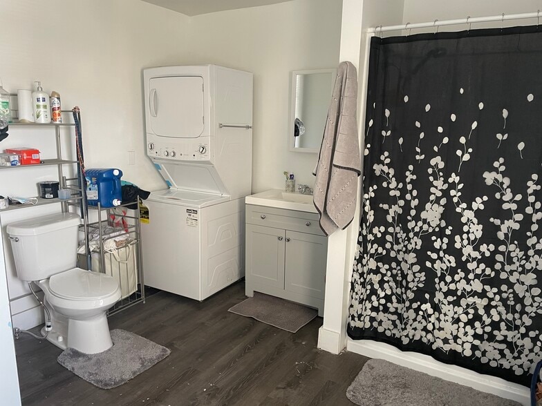 Building Photo - 304 Hamilton St