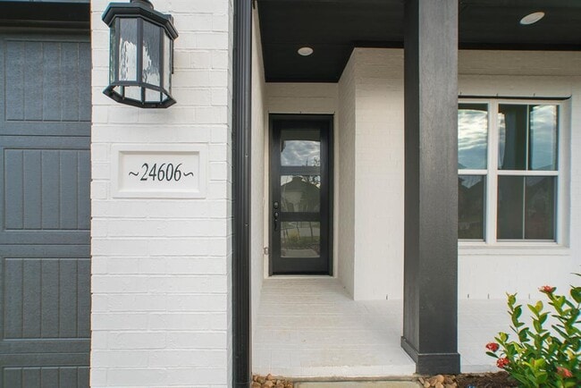 Building Photo - 24606 Keswick Vly Wy