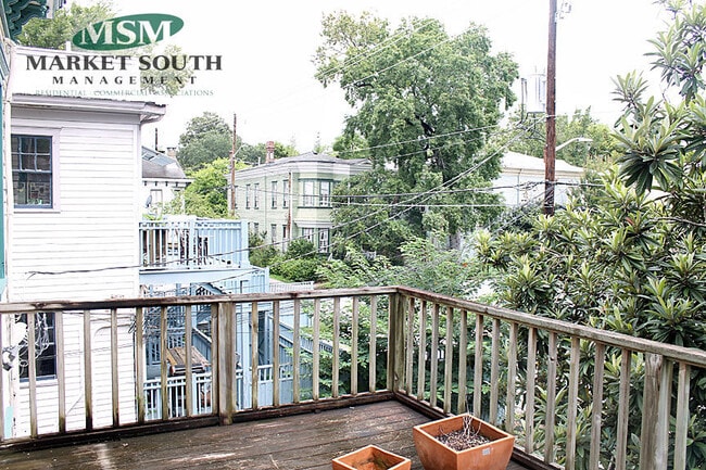 Building Photo - 308 E Waldburg St