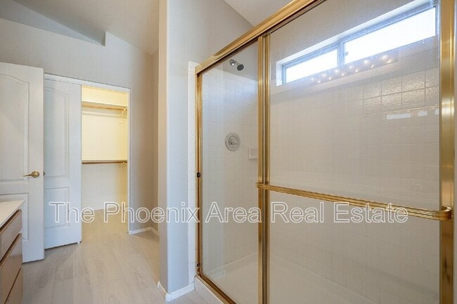 Building Photo - 1070 W Chilton Dr