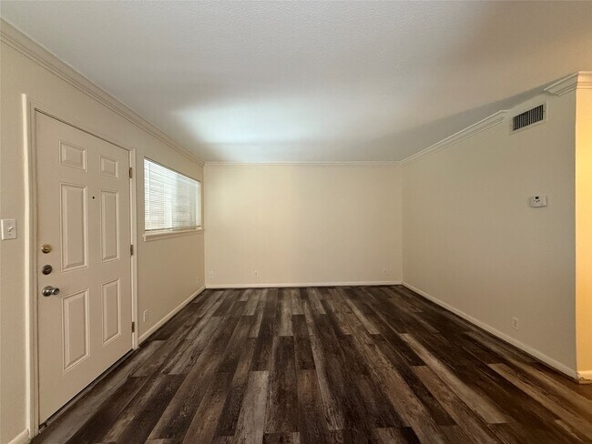 Building Photo - 1530 Heights Blvd