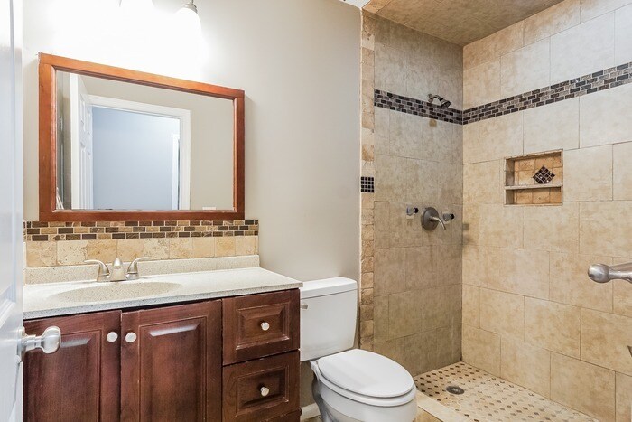 Building Photo - 110 Cambridge Cir