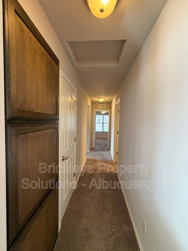 Building Photo - 7420 Tangerine Ct NE