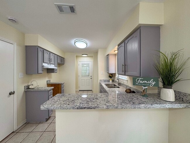 Building Photo - 304 Anthony Ln