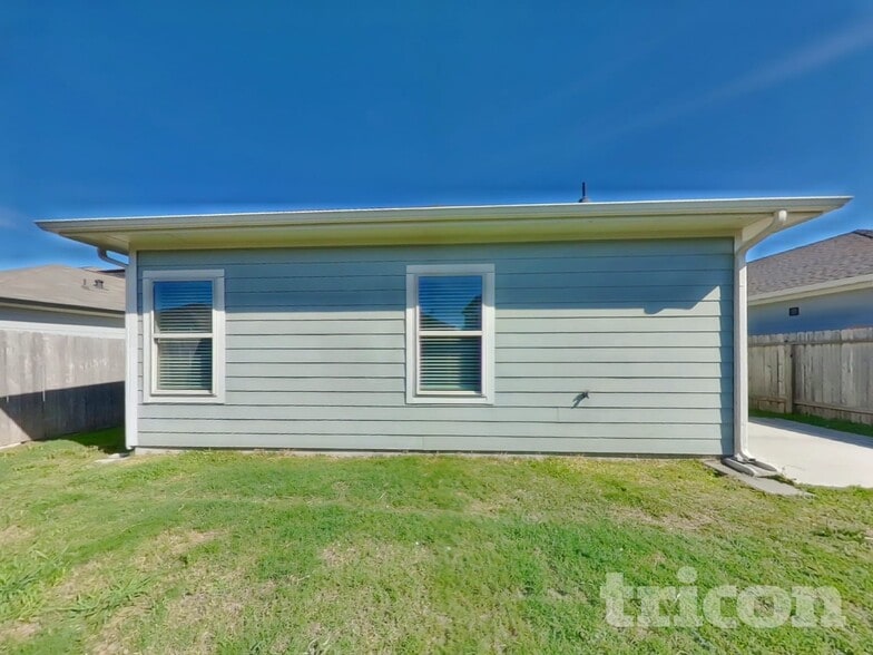 Building Photo - 20010 Northpark Oak Ln