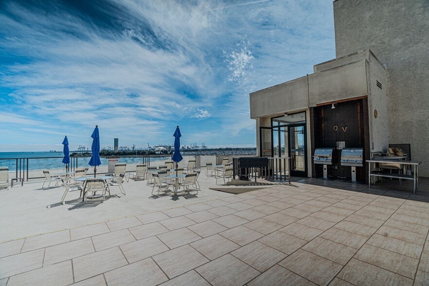 Building Photo - 1140 E Ocean, 325