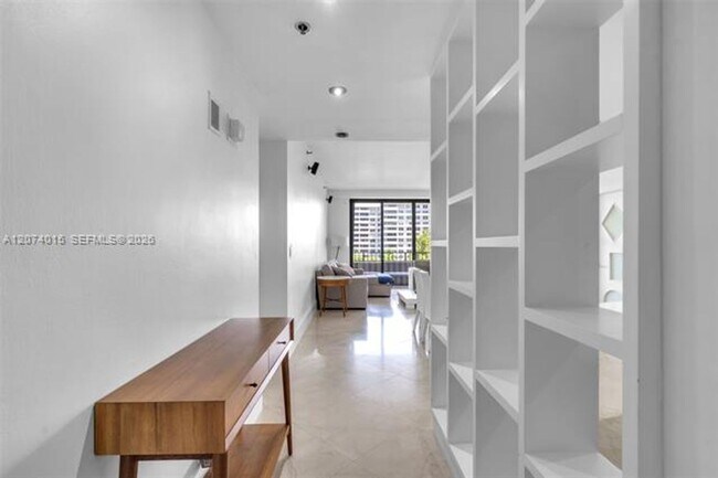 Building Photo - 251 Crandon Blvd