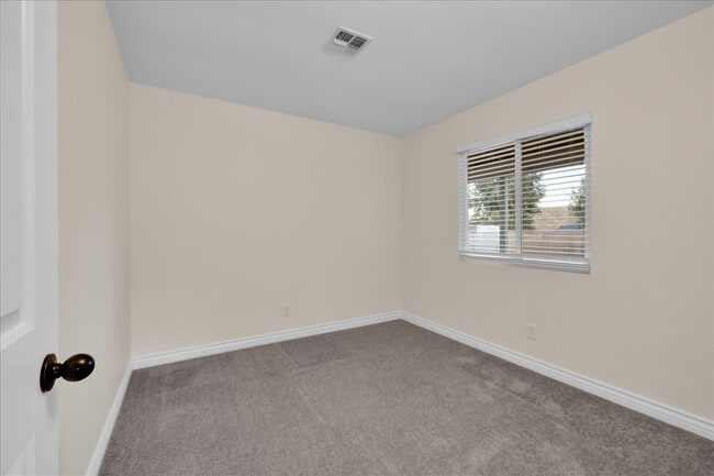 Building Photo - 11074 Knobb Ave