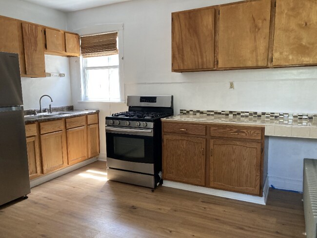 Building Photo - 1830 N Tripp Ave