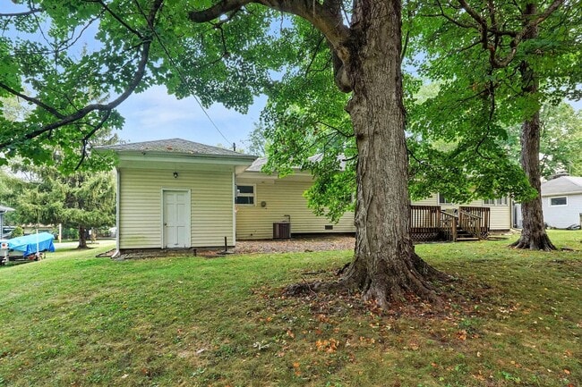 Building Photo - NEW LISTING! 3 BED/2 BATH HOUSE! **MOVE IN...