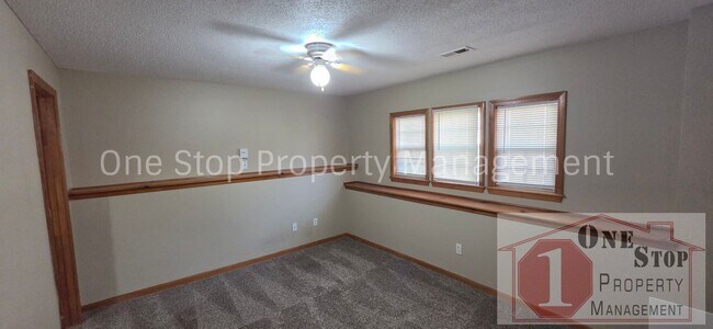 Building Photo - 4 Bedroom, 2.5 Bathroom home in Belton!