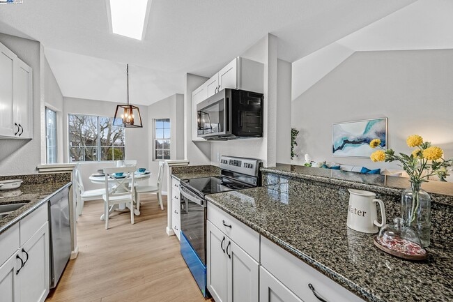 Building Photo - 7815 Canyon Meadows Cir