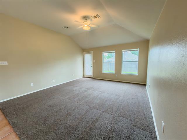 Building Photo - 102 Galloping Trail