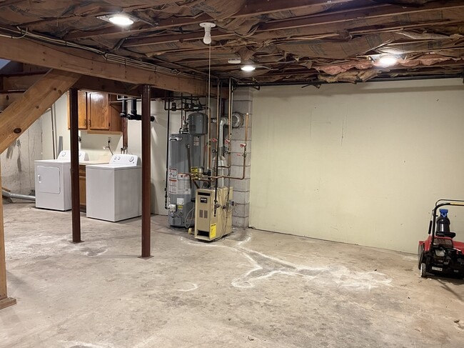 Building Photo - 21 Jones Ct