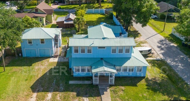 Building Photo - 300 N Church St