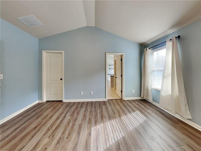 Building Photo - 5015 Groover Dr