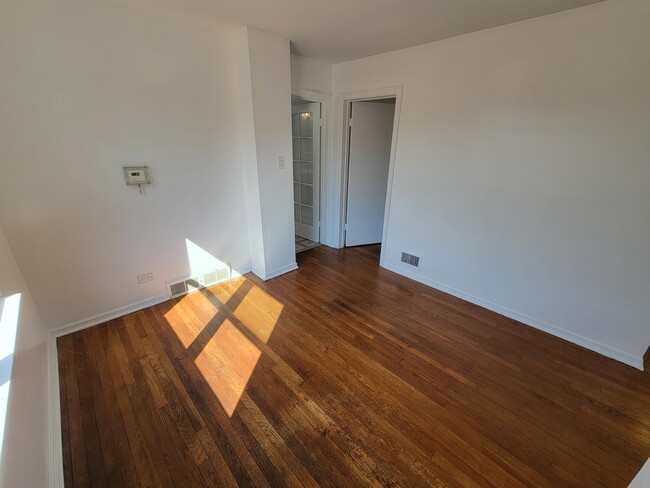 Building Photo - 4048 N Marmora Ave