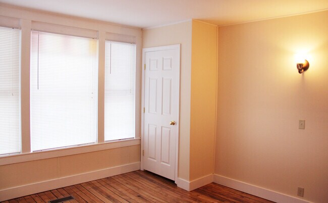 Building Photo - 137 Park St