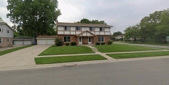 Building Photo - 1013 River Park Cir W