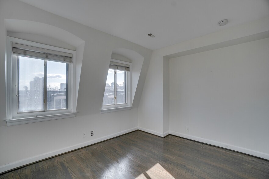 Building Photo - 1214 Eton Ct NW