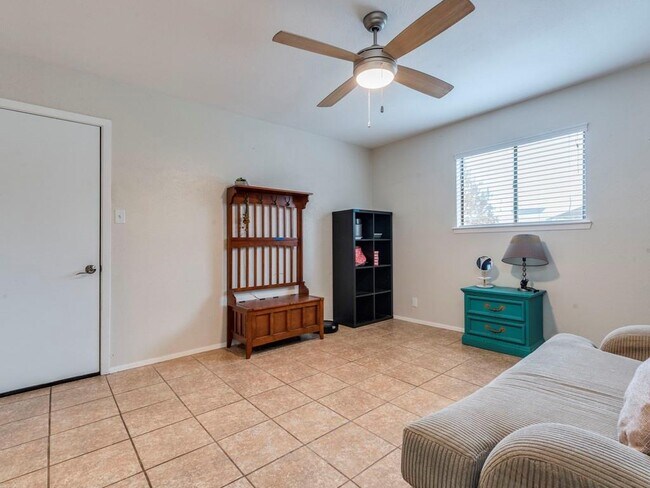 Building Photo - 3603 Monument Dr