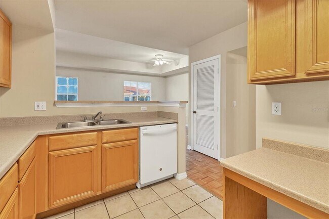 Building Photo - 1130 Villagio Cir