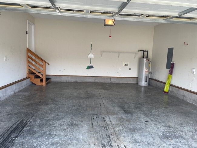 Building Photo - 365 Andrew Dr