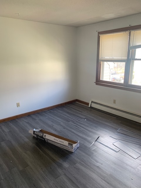 Building Photo - 406 Village Dr