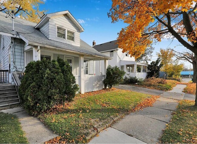 Building Photo - 405 E Hodge Ave