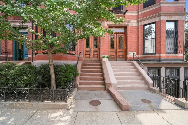 Building Photo - 558 Columbus Ave