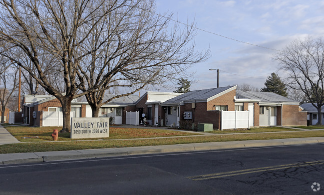 Primary Photo - Valley Fair Village