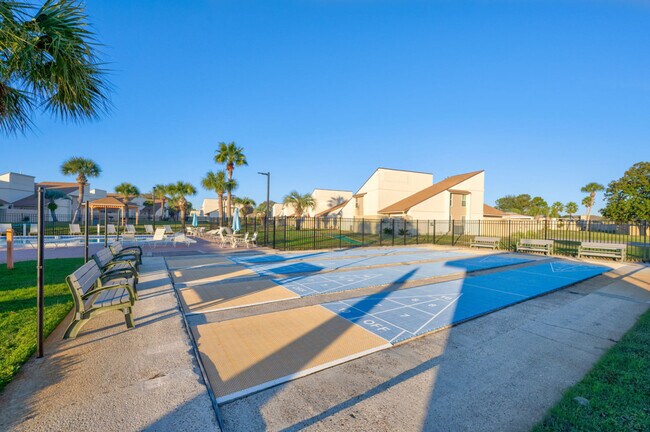 Building Photo - 17462 Front Beach Rd