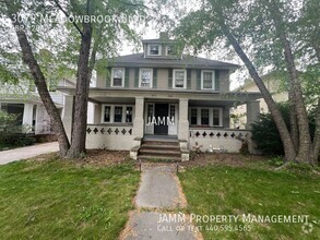 Building Photo - 3079 Meadowbrook Blvd