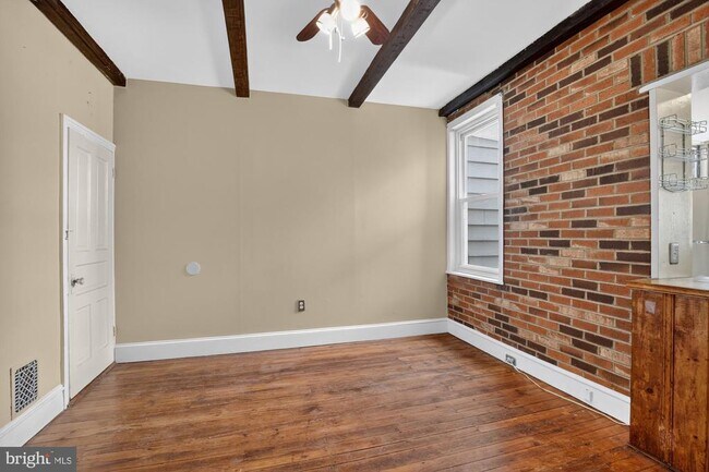 Building Photo - 2228 Taggert St