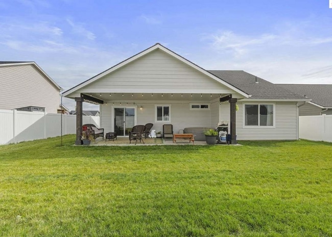 Building Photo - 3813 N Pradera Ct