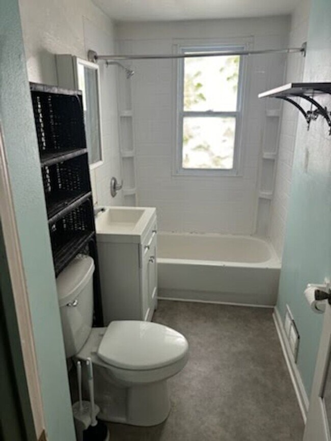 Building Photo - 3071 S Wentworth Ave