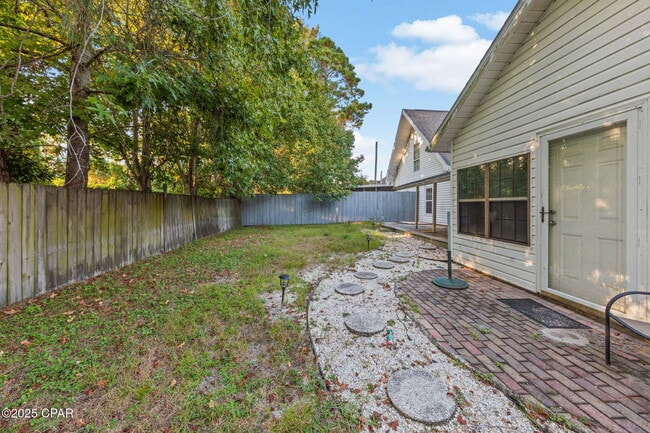 Building Photo - 301 Fairway Blvd