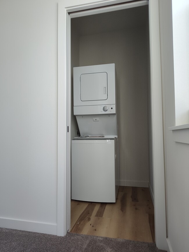 Building Photo - 4262 NE Going St