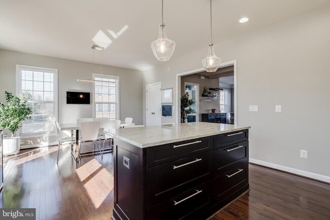 Building Photo - 6301 Ralston Way
