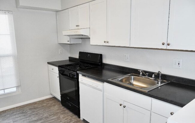 Building Photo - 3485 Rebecca Ln