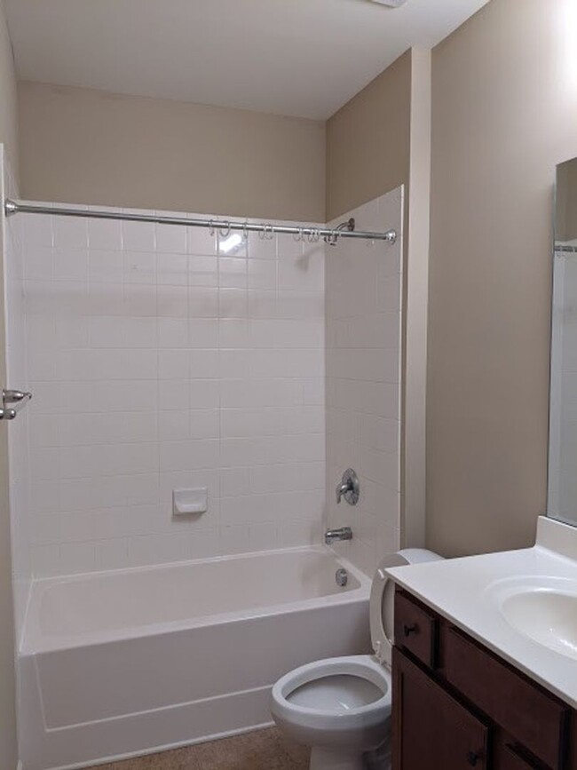 Building Photo - 2BD/2BATH Condo One Level in Cornelius Com...