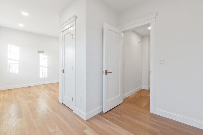 Building Photo - 82 Colgate St