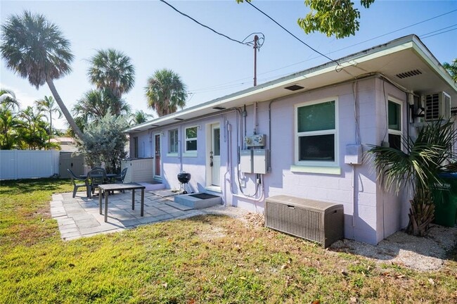 Building Photo - 211 77th St