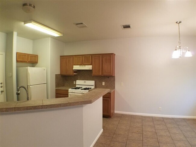 Building Photo - 2500 Allred Dr