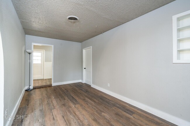 Building Photo - 3749 N 10th St