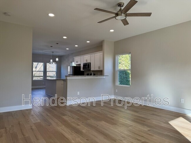 Building Photo - 75 Woodsdale Pl SE