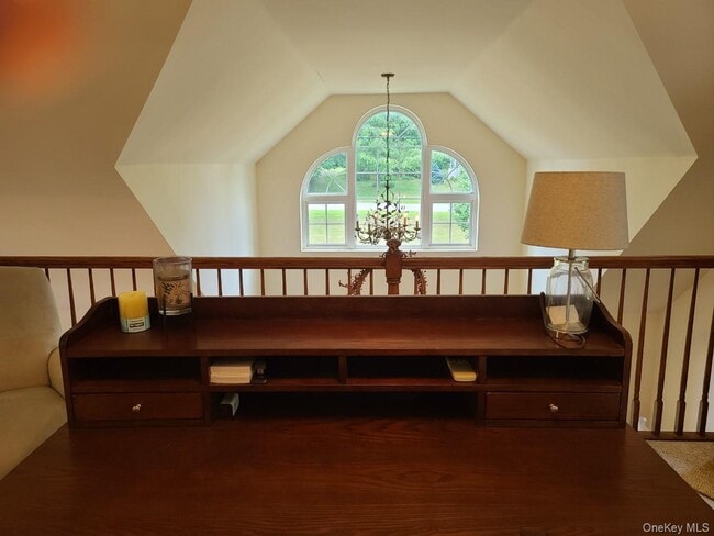 Building Photo - 11 Beacham Rd